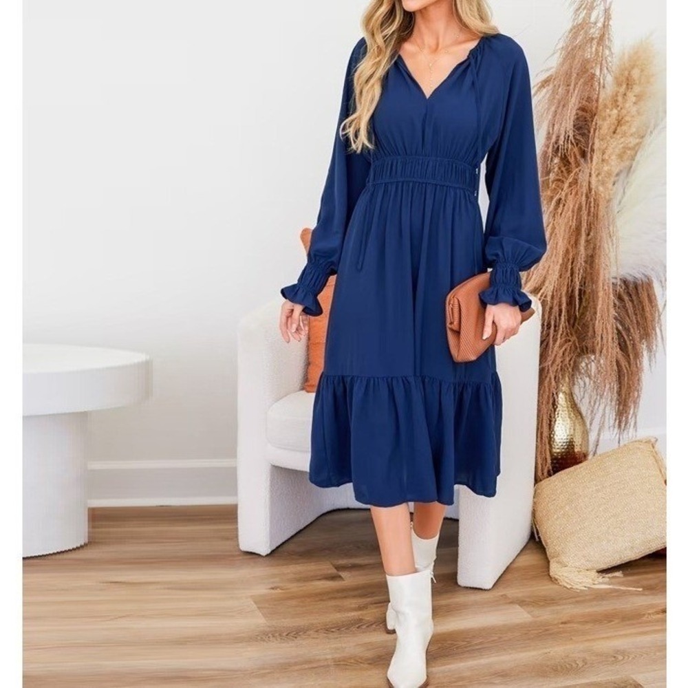 CUPSHE Women's V Neck long Sleeve Tiered Ruffled Tie Neck maxi Dress M